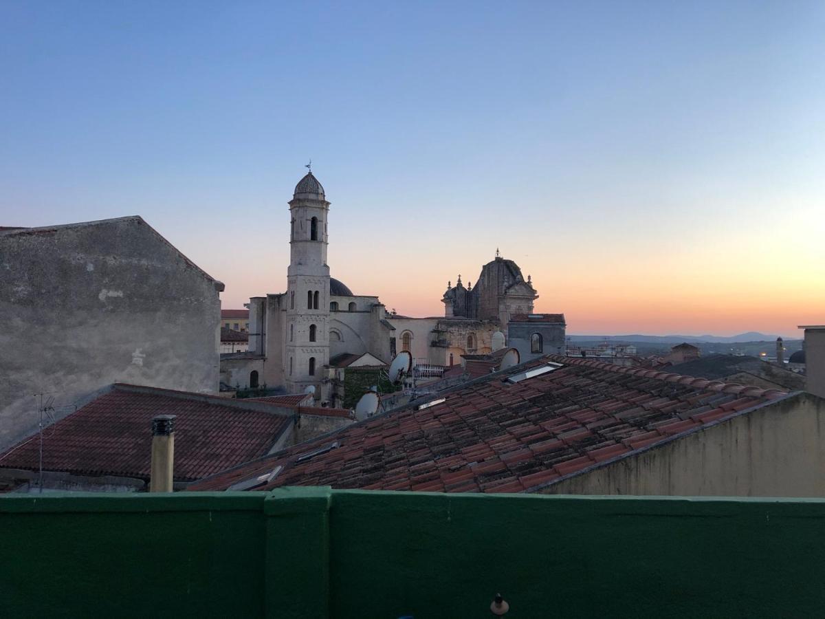 Civico 10 Apartment Sassari Bagian luar foto
