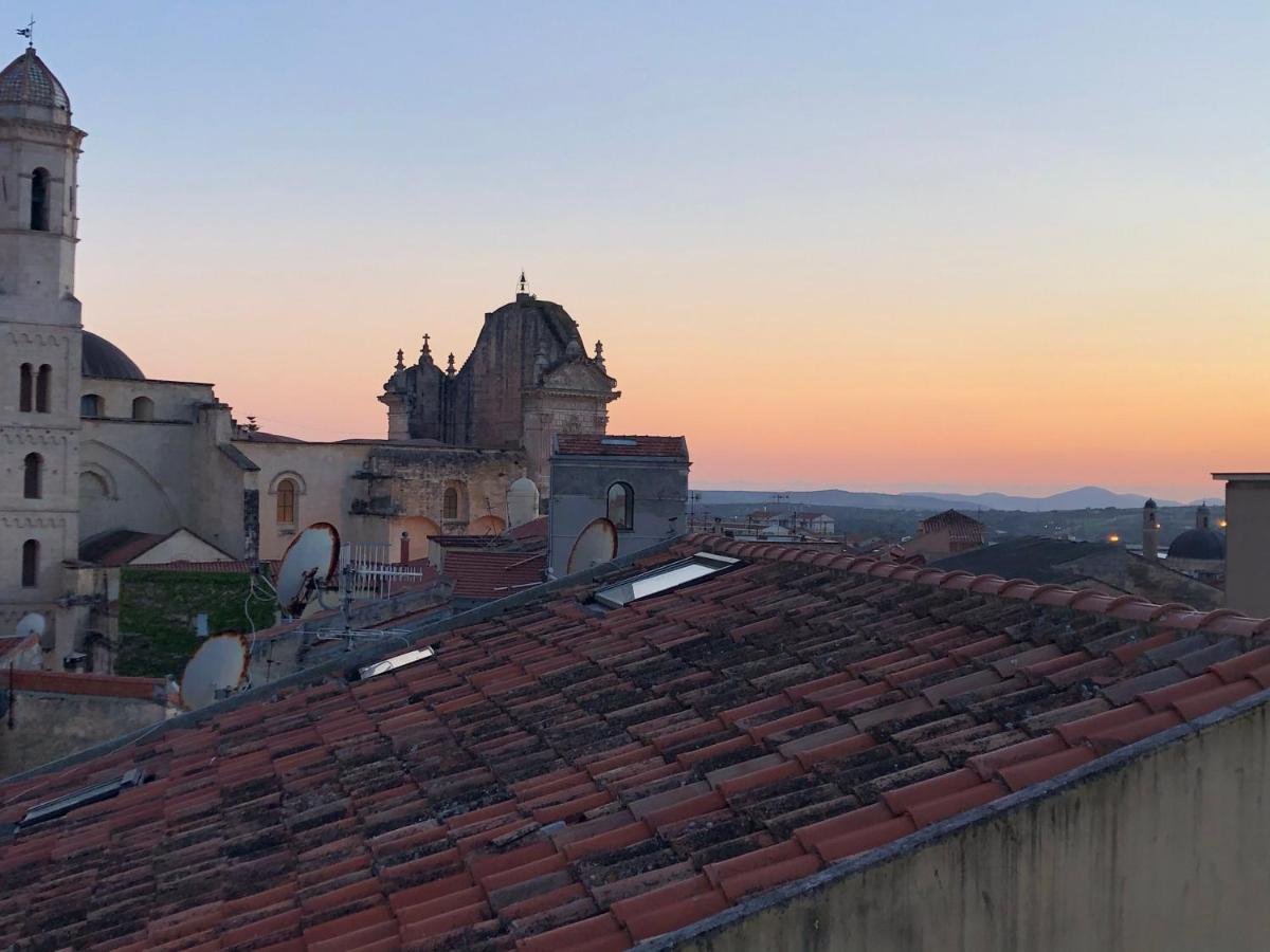 Civico 10 Apartment Sassari Bagian luar foto