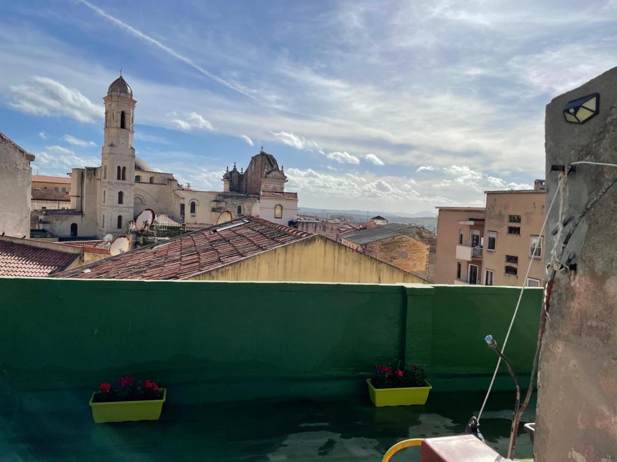 Civico 10 Apartment Sassari Bagian luar foto